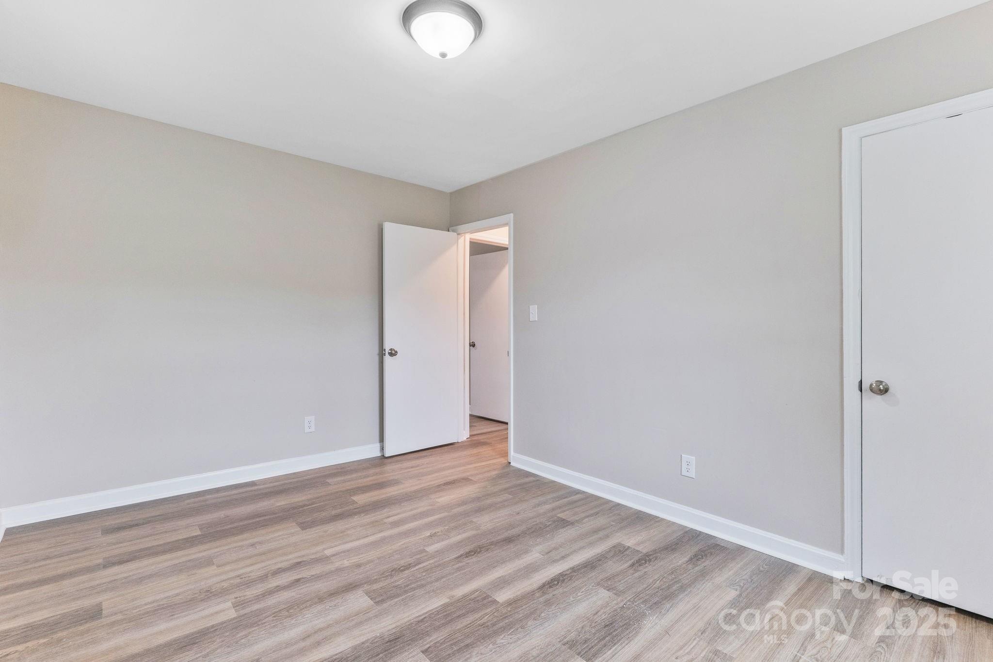 2511 Linwood Road