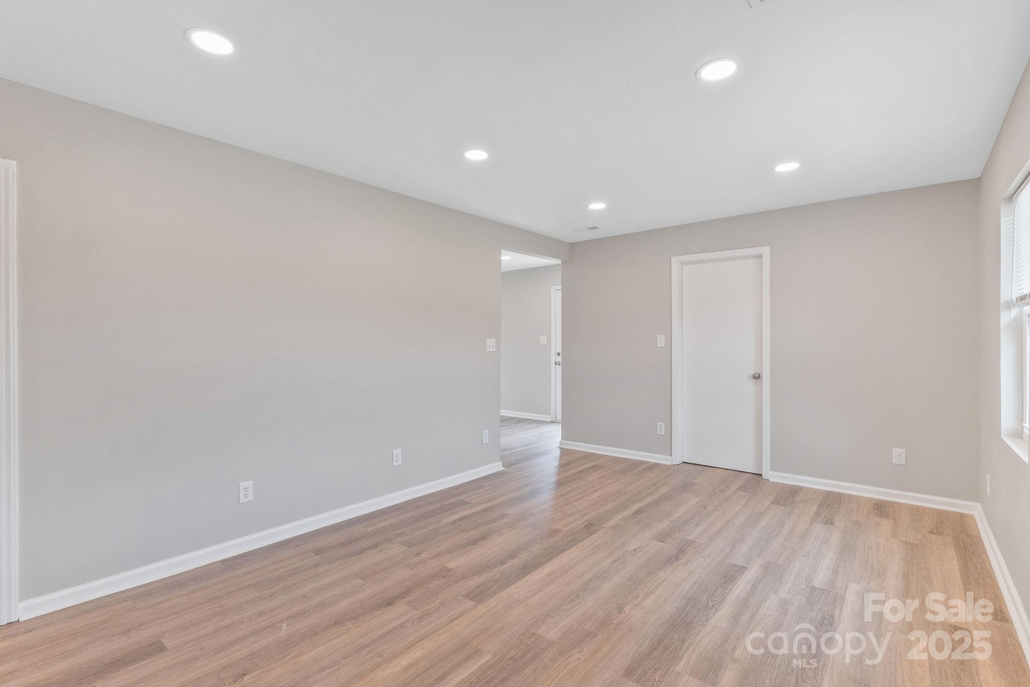 2511 Linwood Road