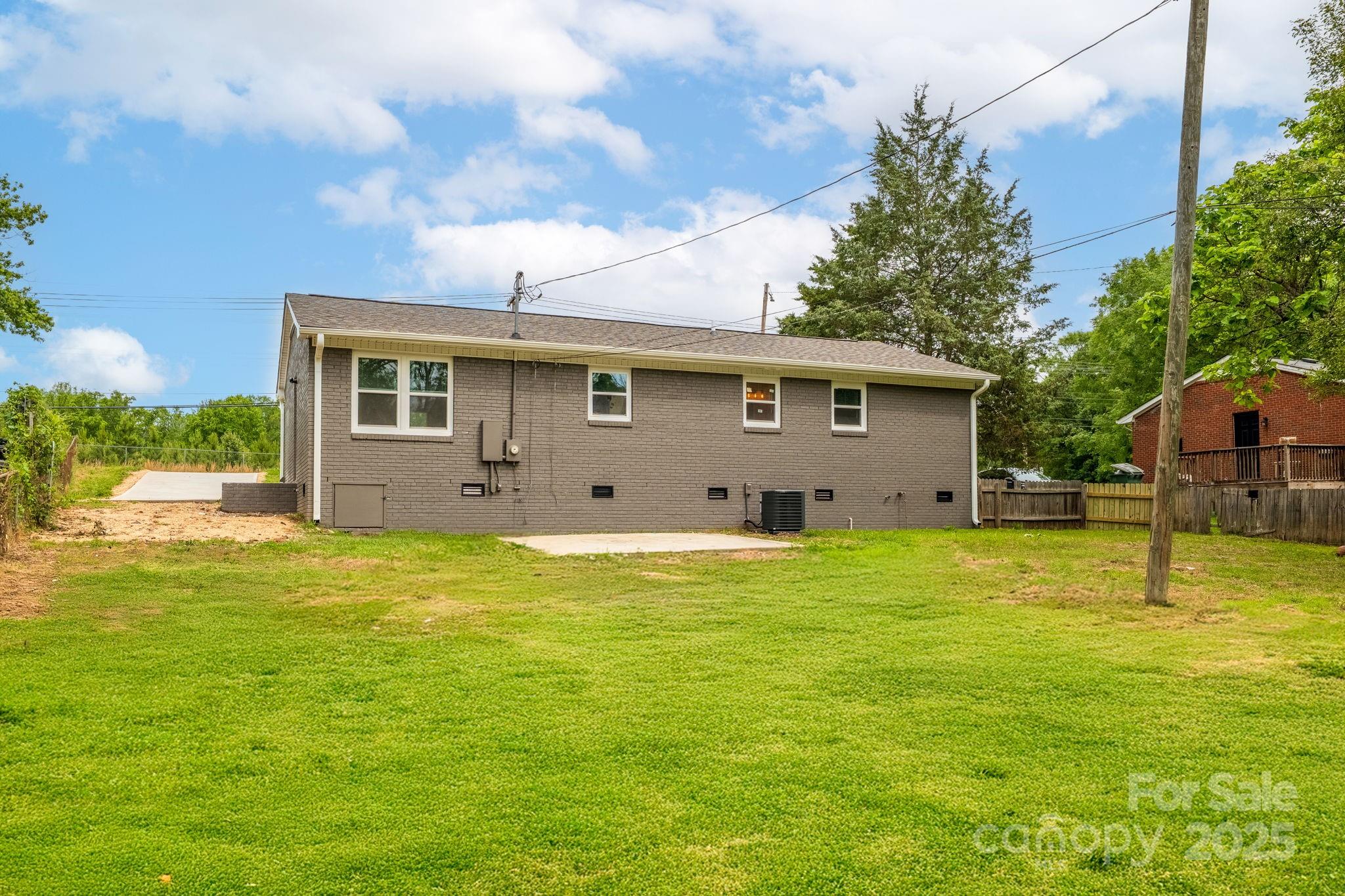 2511 Linwood Road