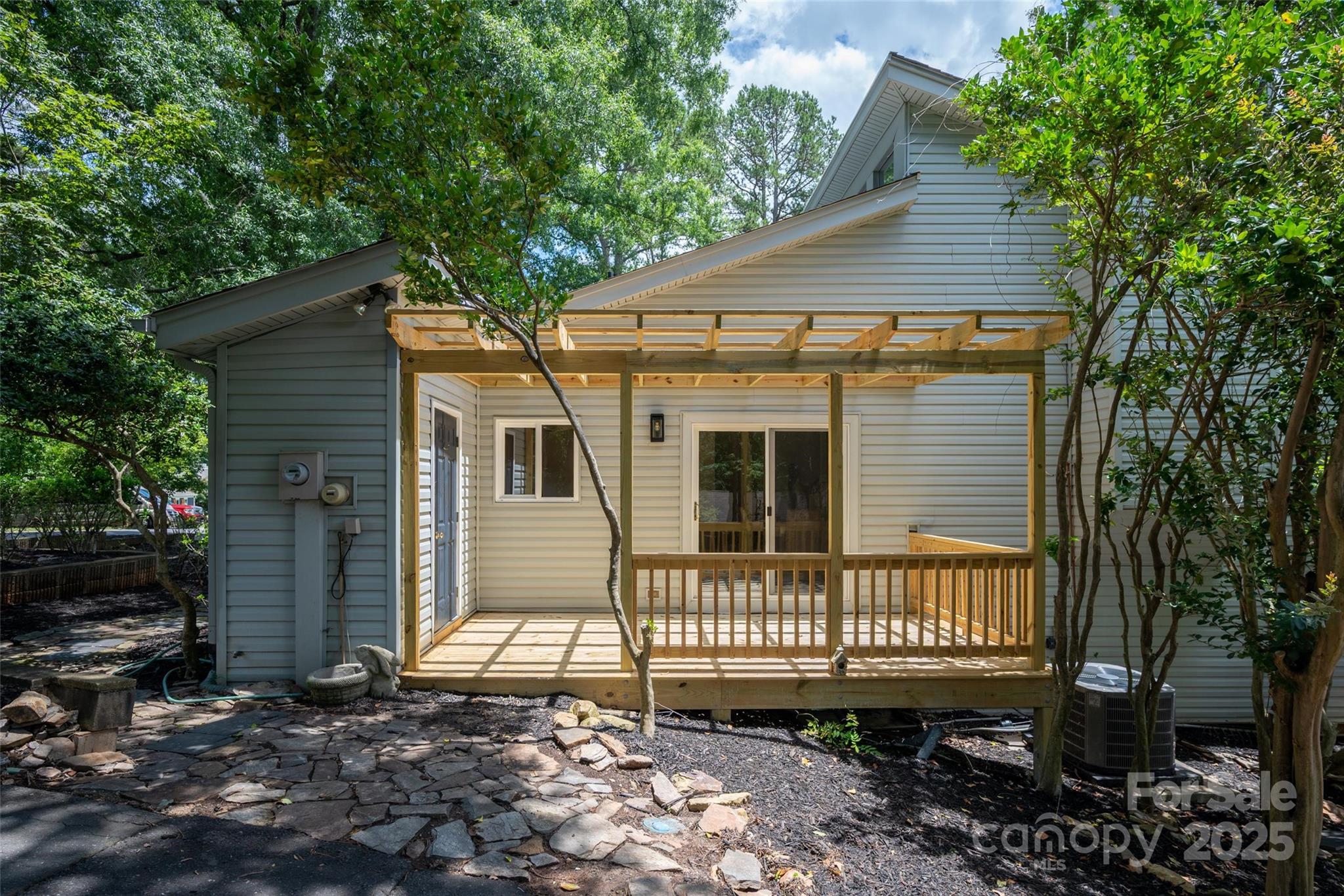1096York Palmyra Drive