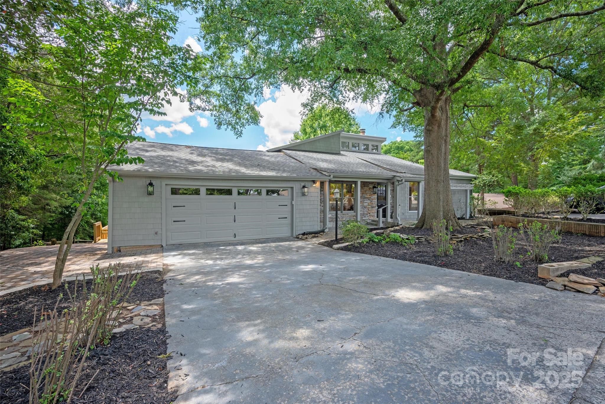 1096York Palmyra Drive