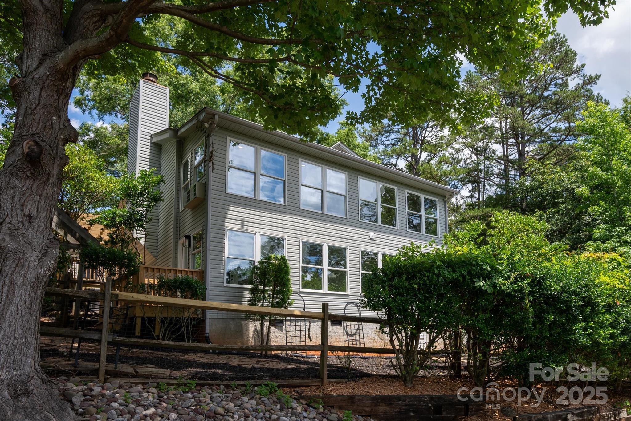 1096York Palmyra Drive
