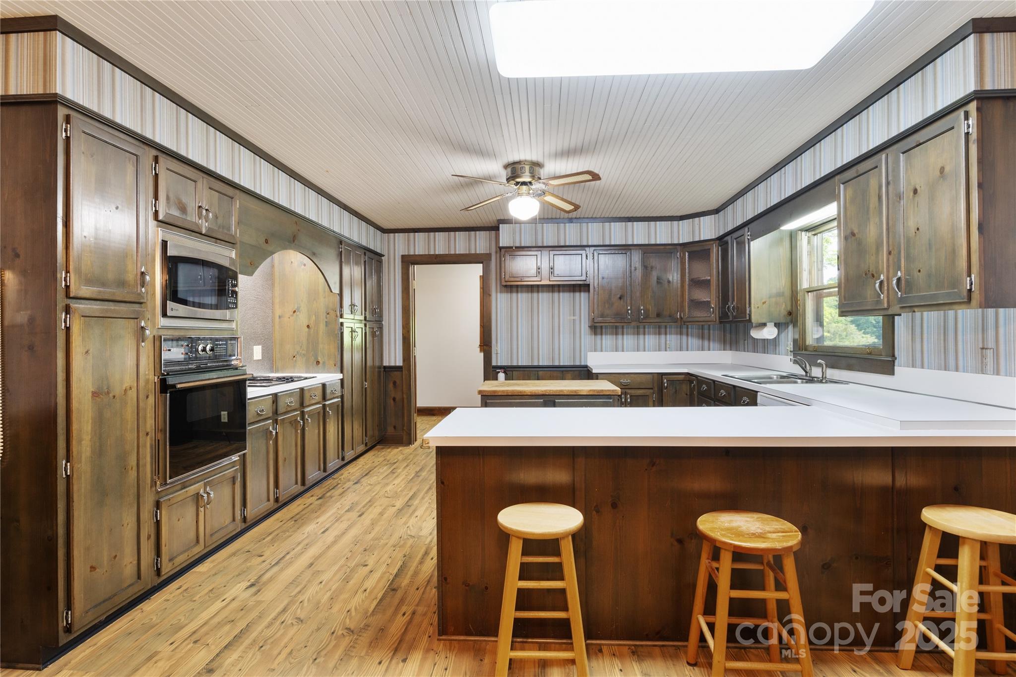 5200 Winding Lane