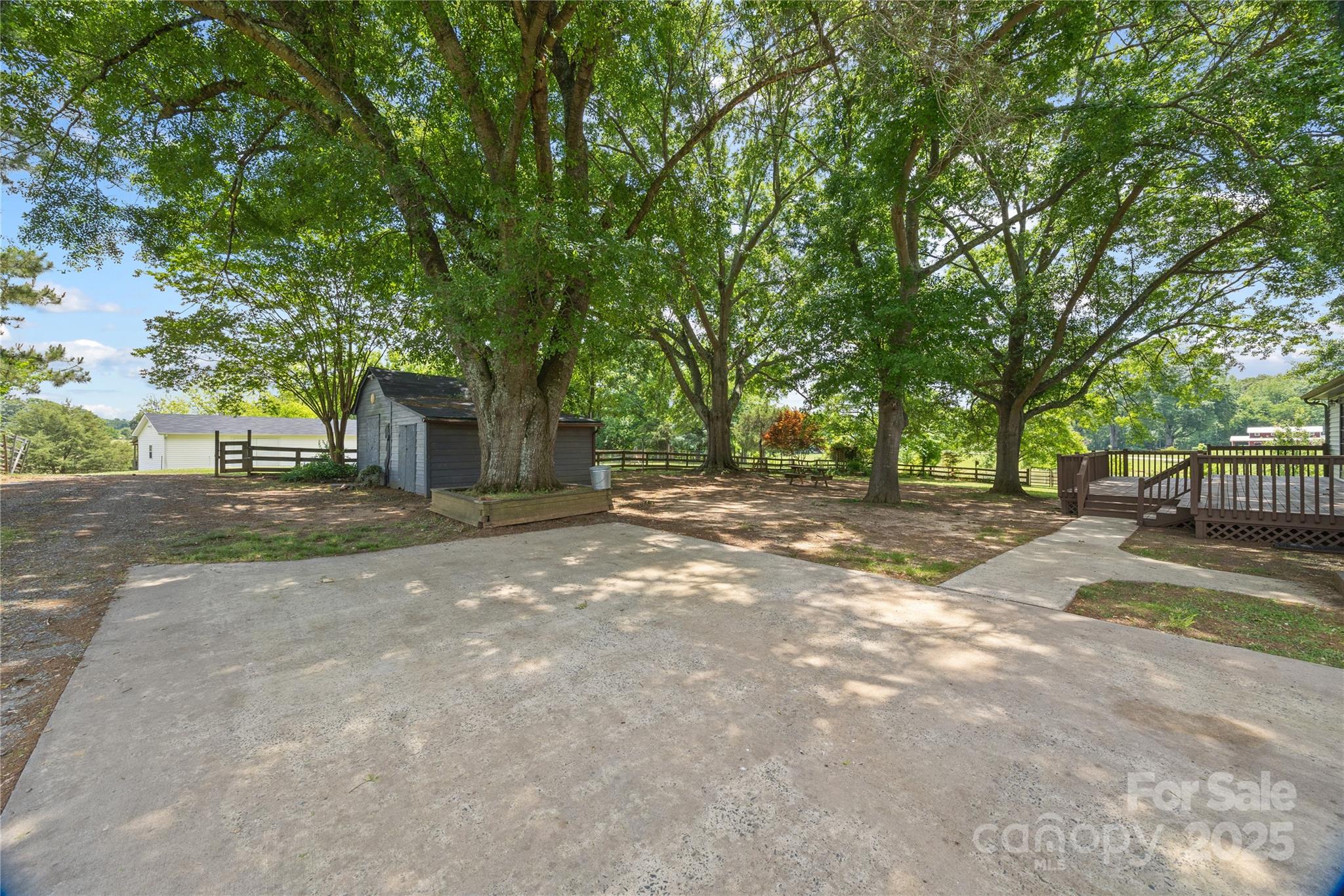 5200 Winding Lane