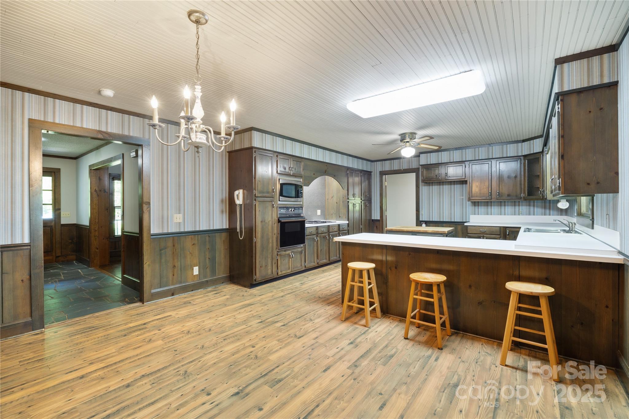 5200 Winding Lane