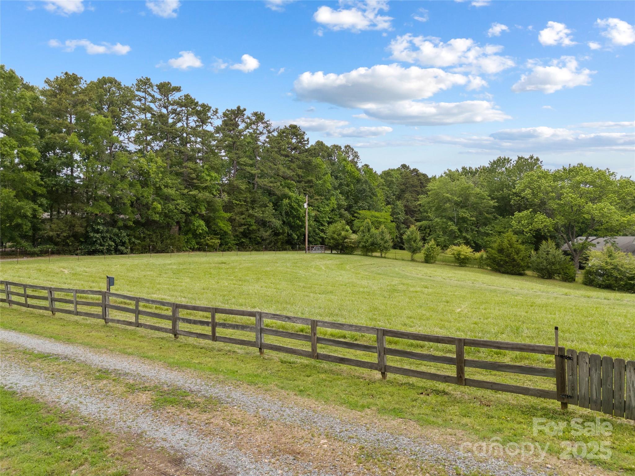 5200 Winding Lane