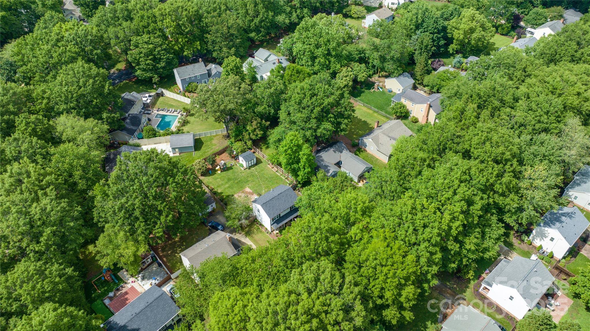 618 Heathermoor Court