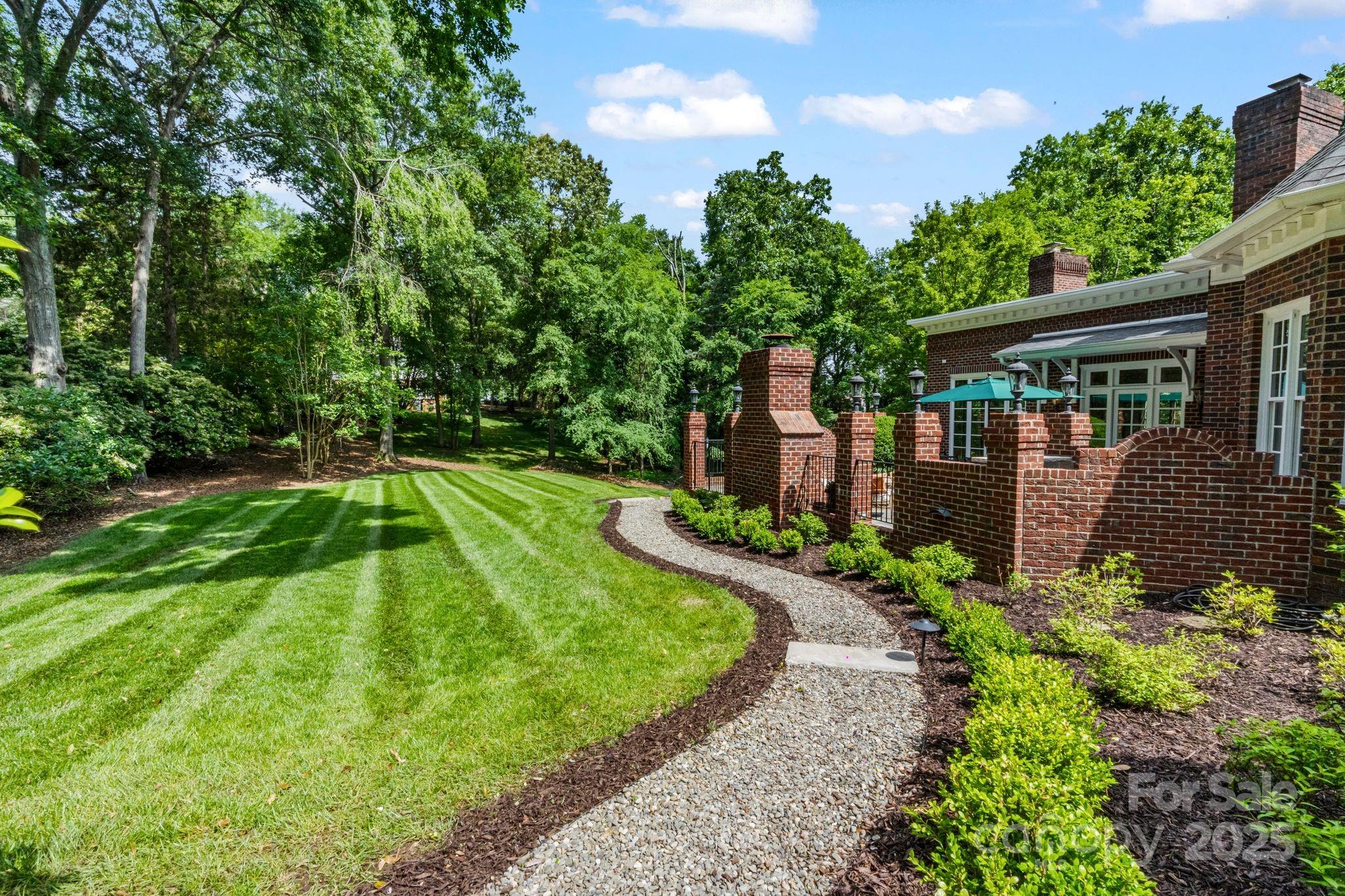 4920 Parview Drive S