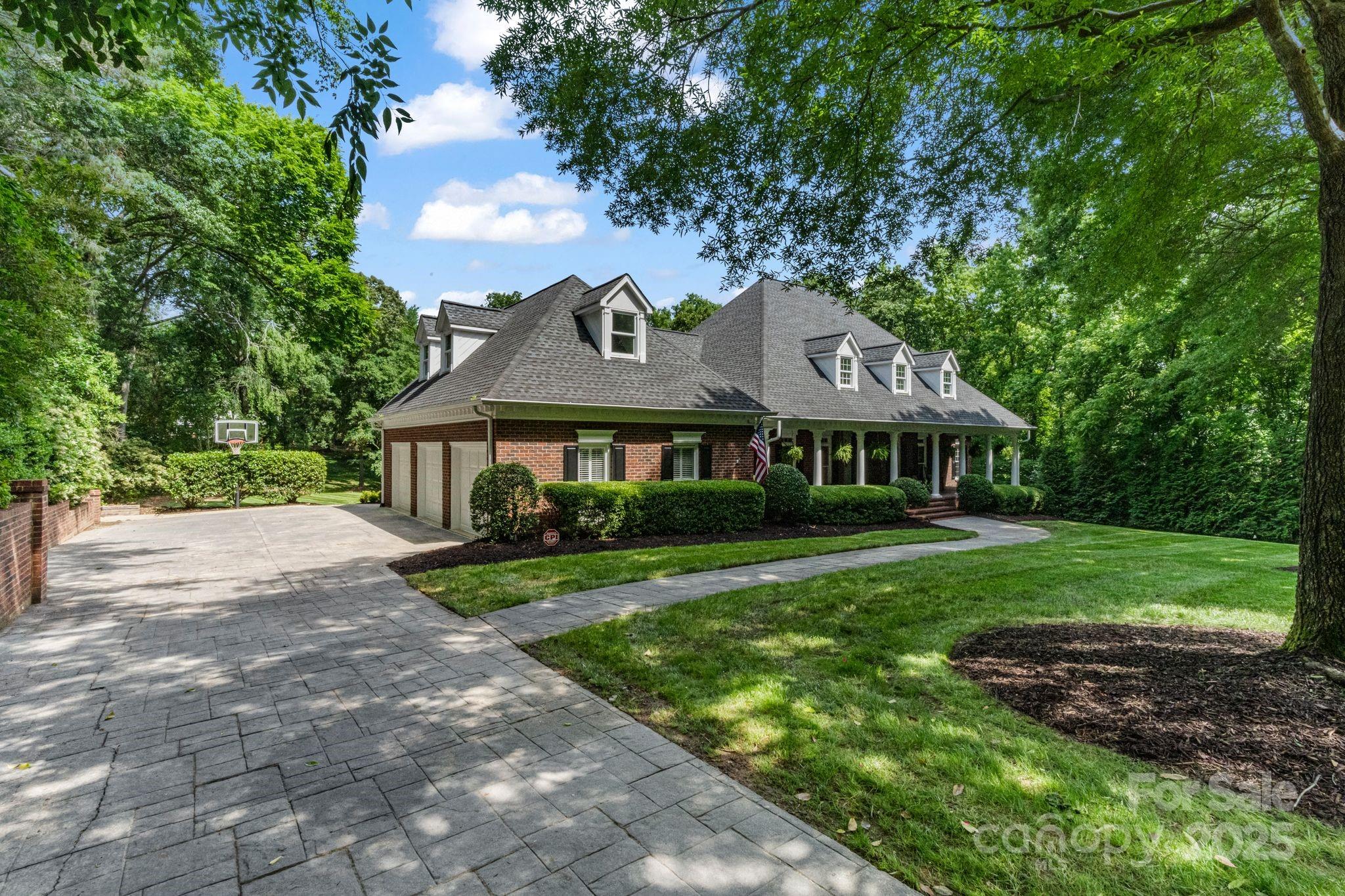 4920 Parview Drive S