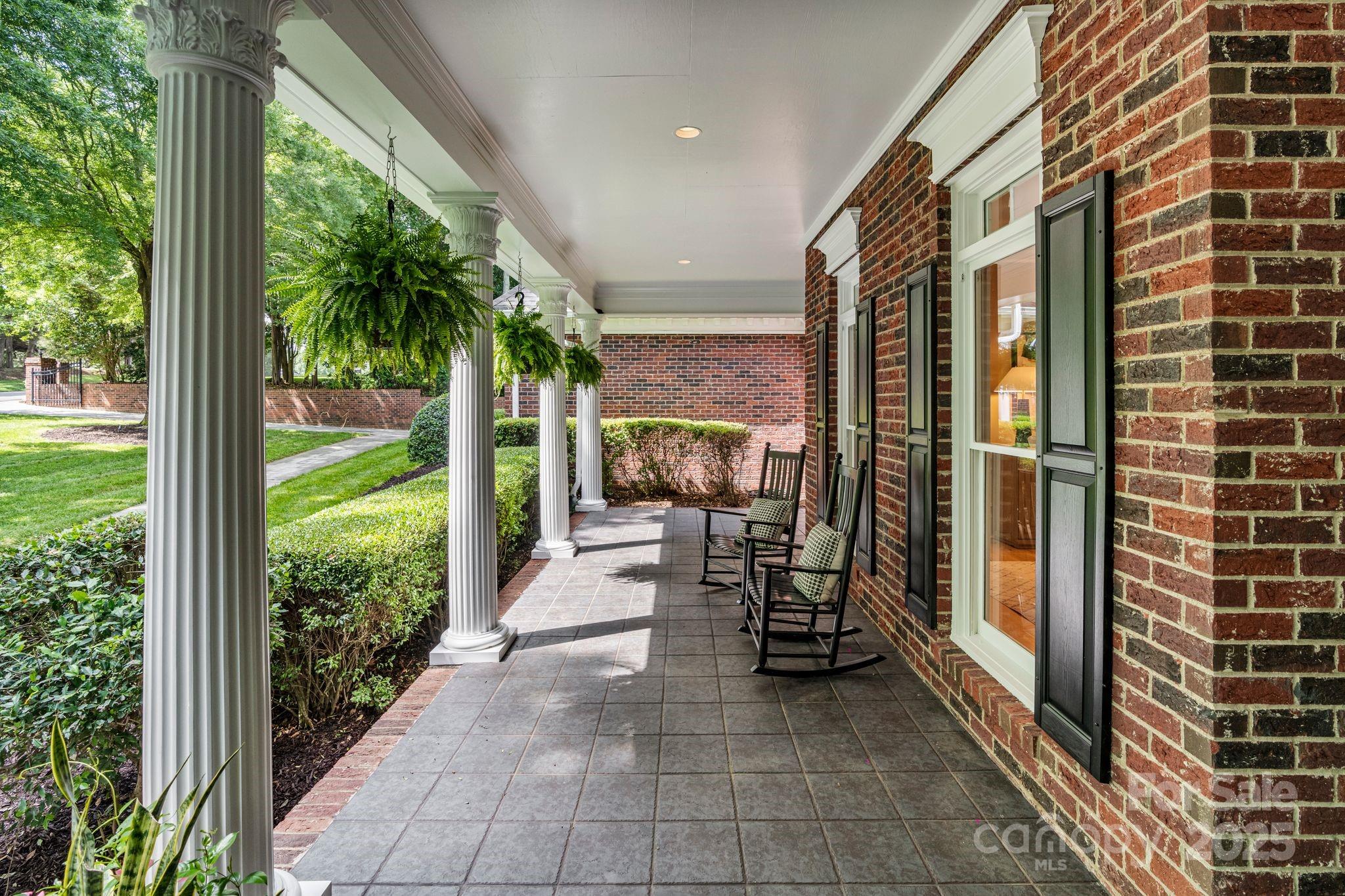 4920 Parview Drive S