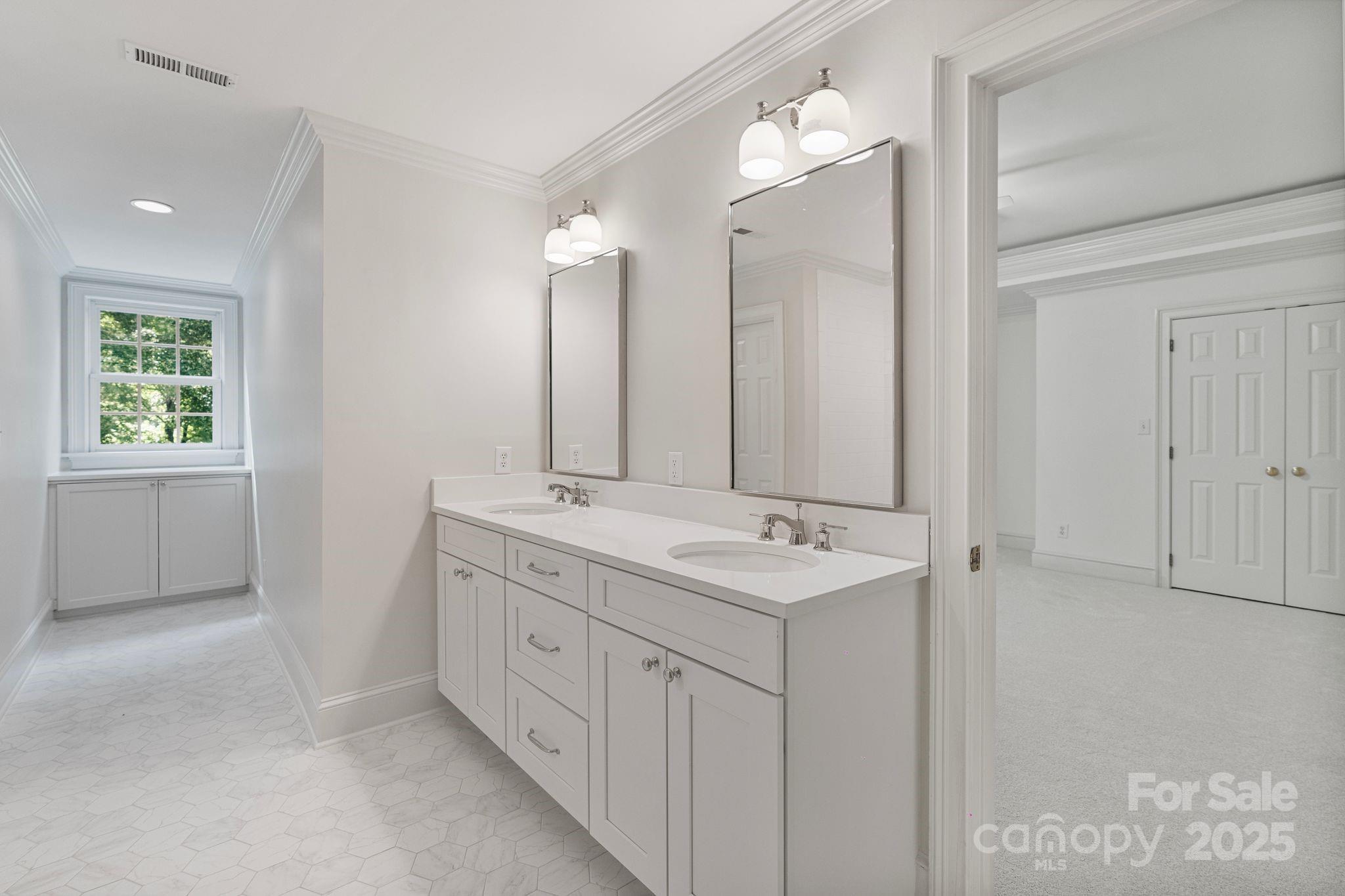 4920 Parview Drive S