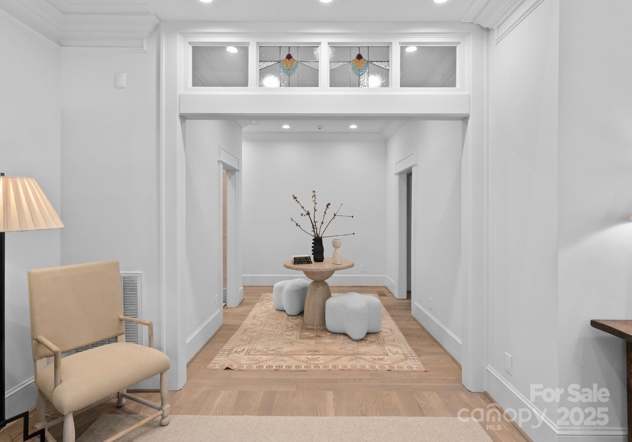 1550 Queens Road W