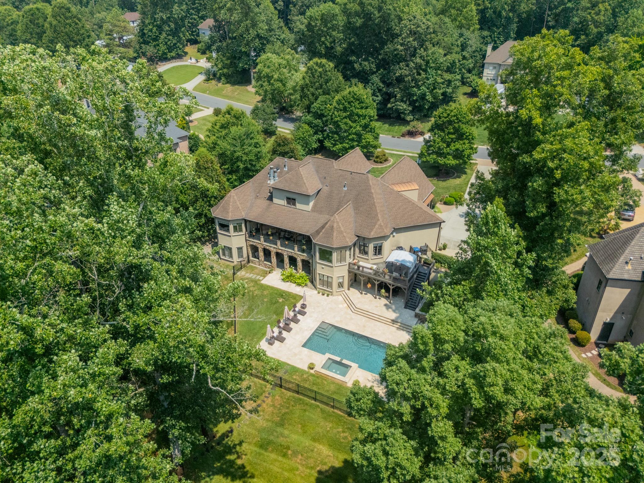 1032 Seminole Drive