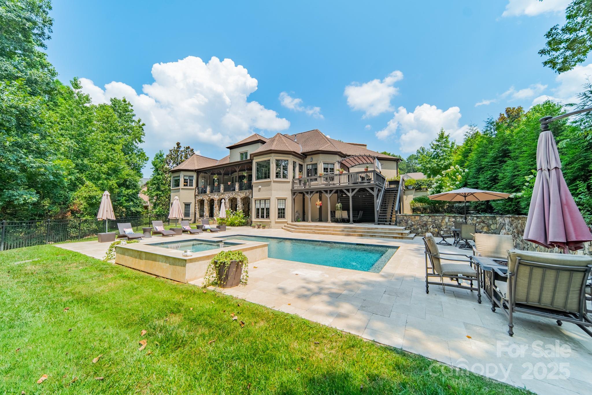 1032 Seminole Drive