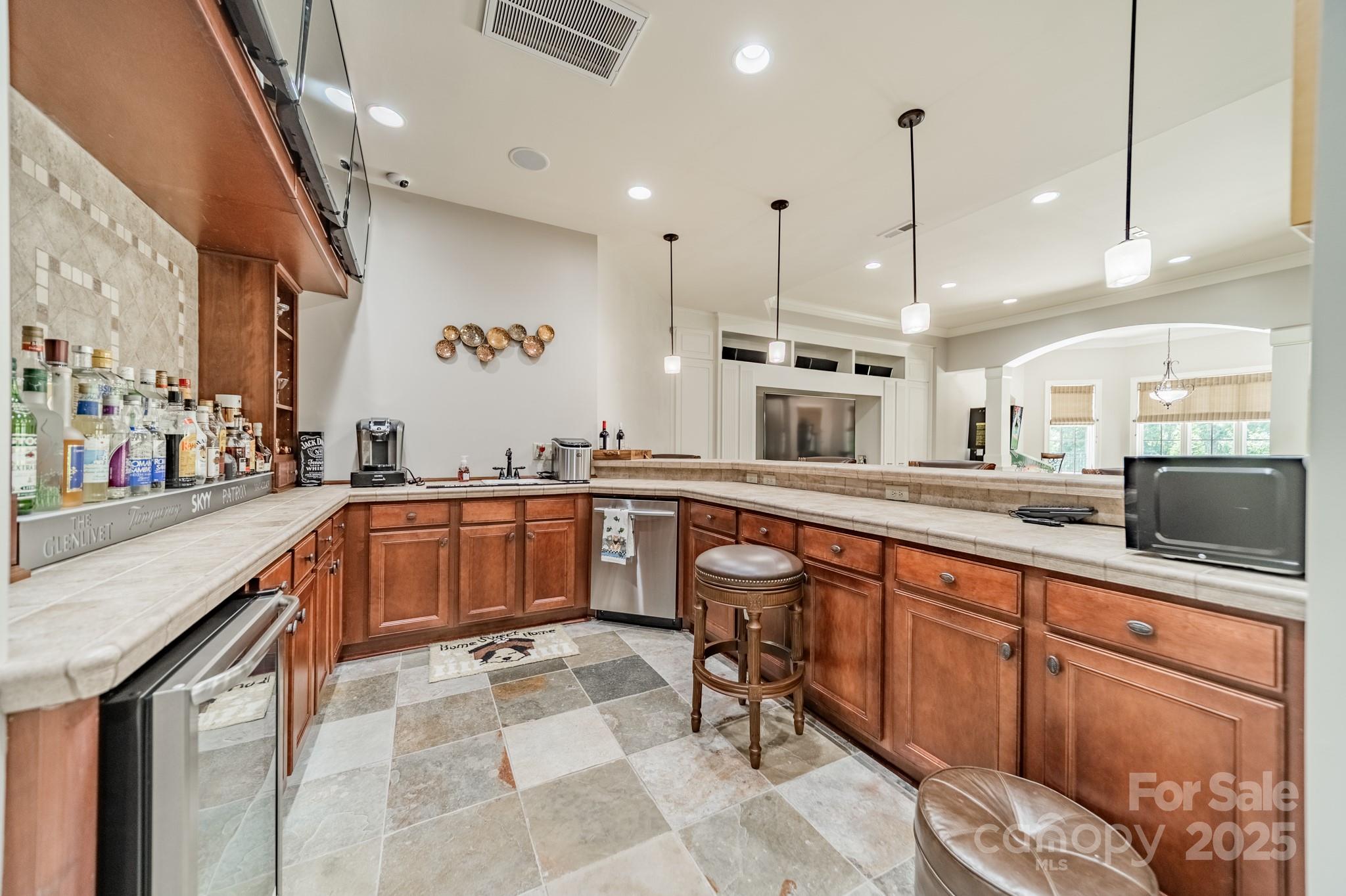 1032 Seminole Drive