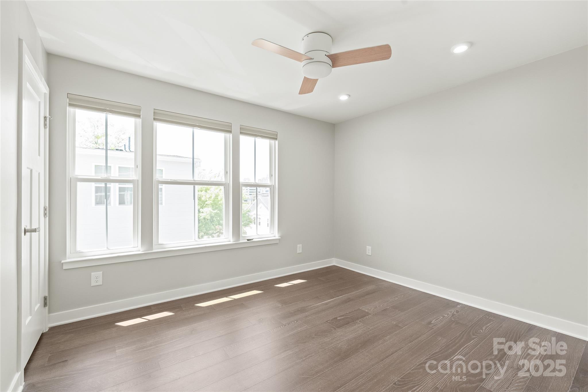 420 E 16th Street