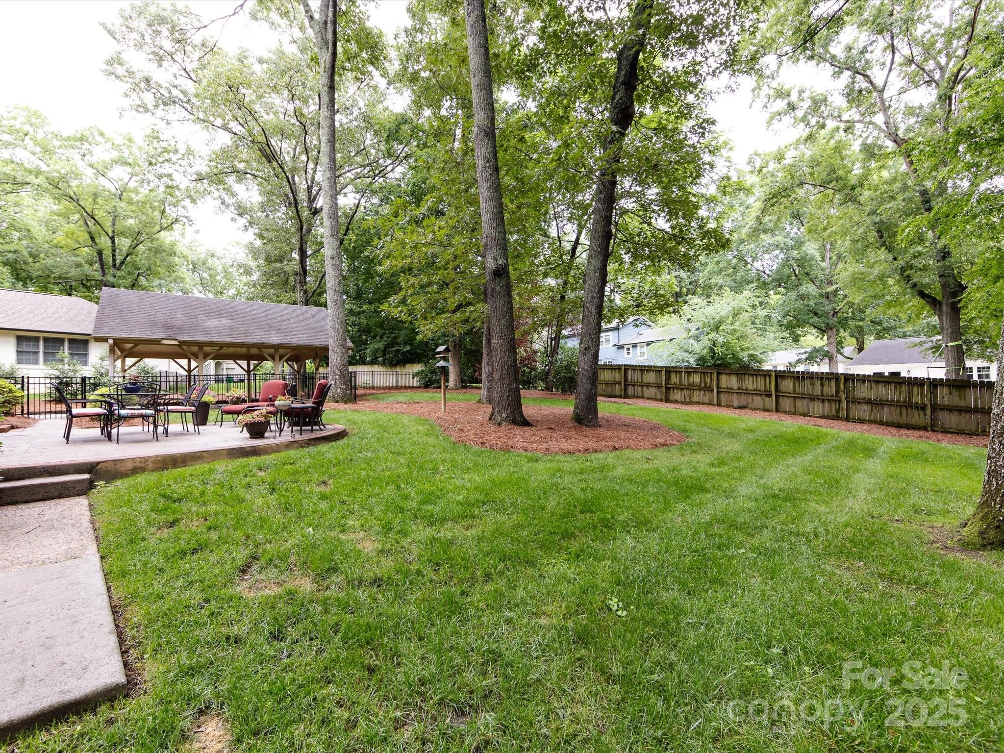 6941 Queensberry Drive