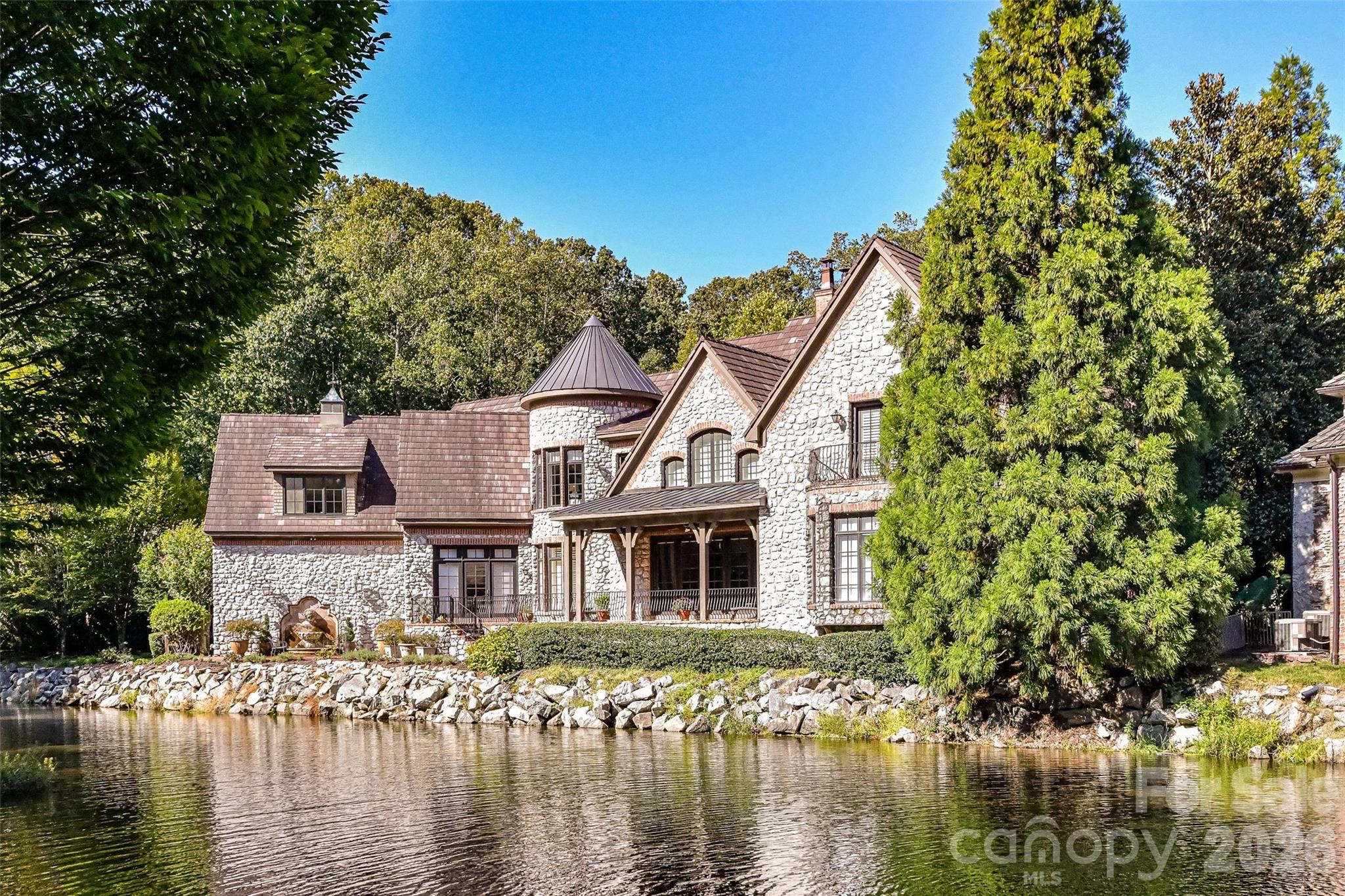 2240 La Maison Drive