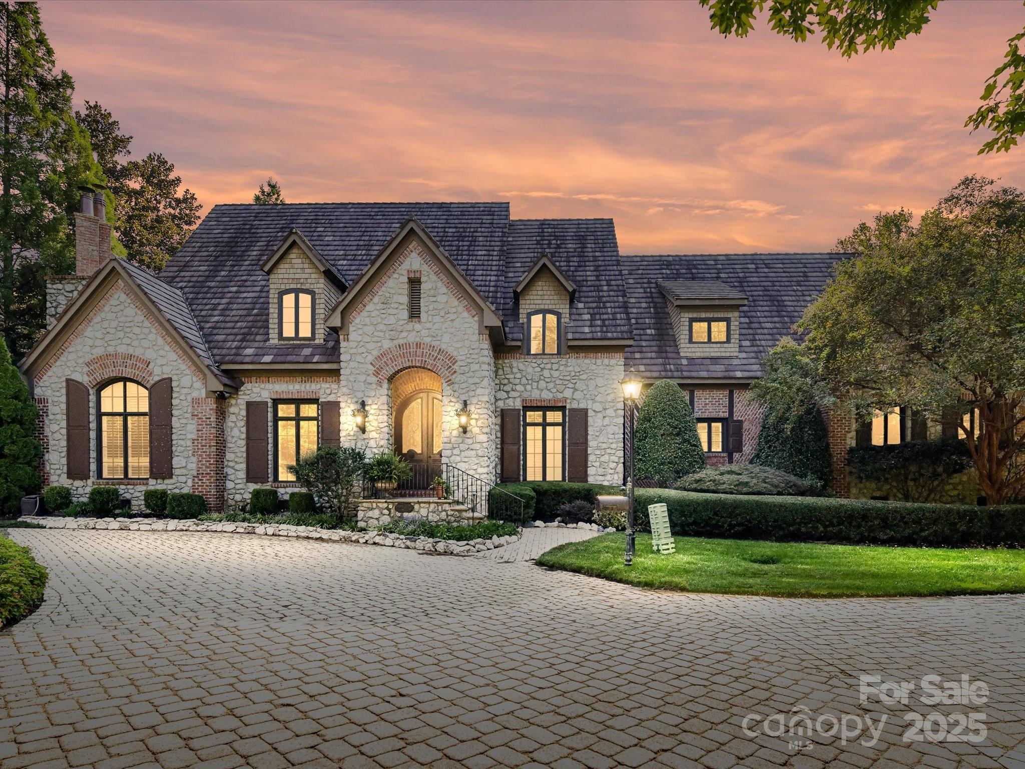 2240 La Maison Drive