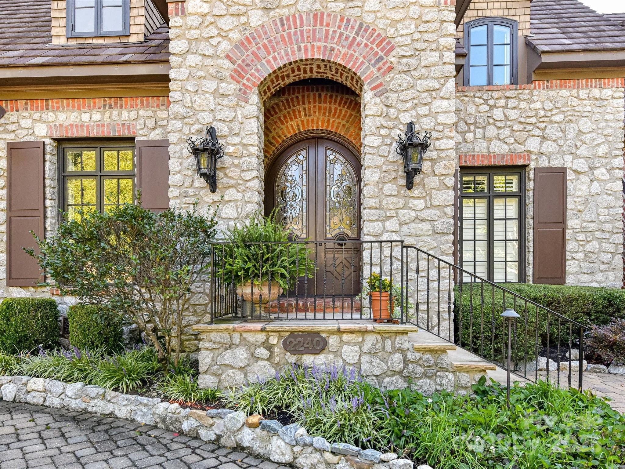 2240 La Maison Drive