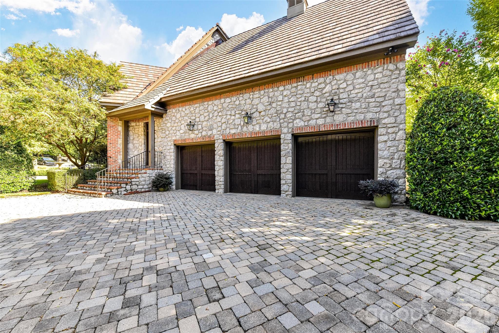 2240 La Maison Drive