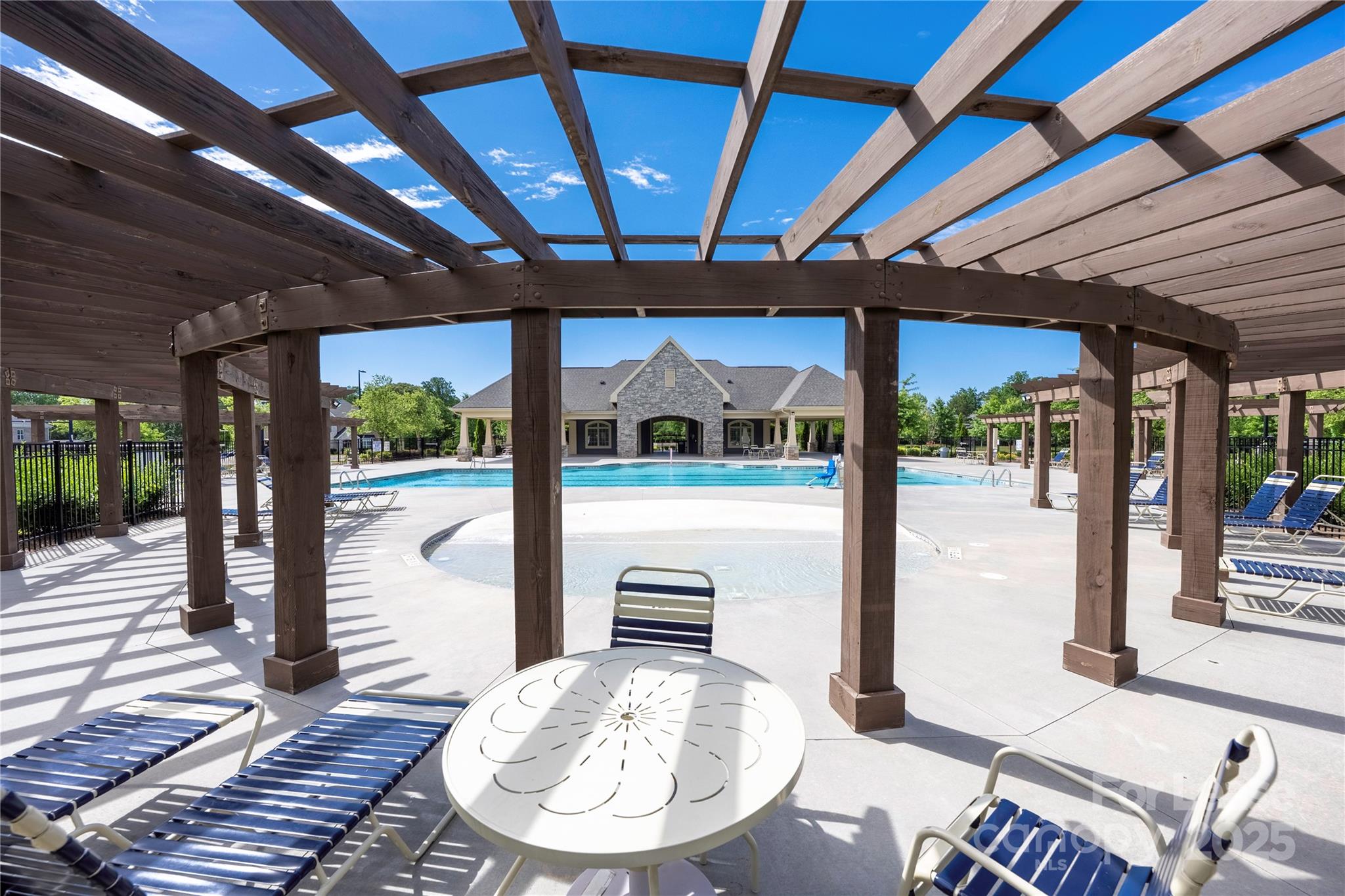 1218 Regions Boulevard