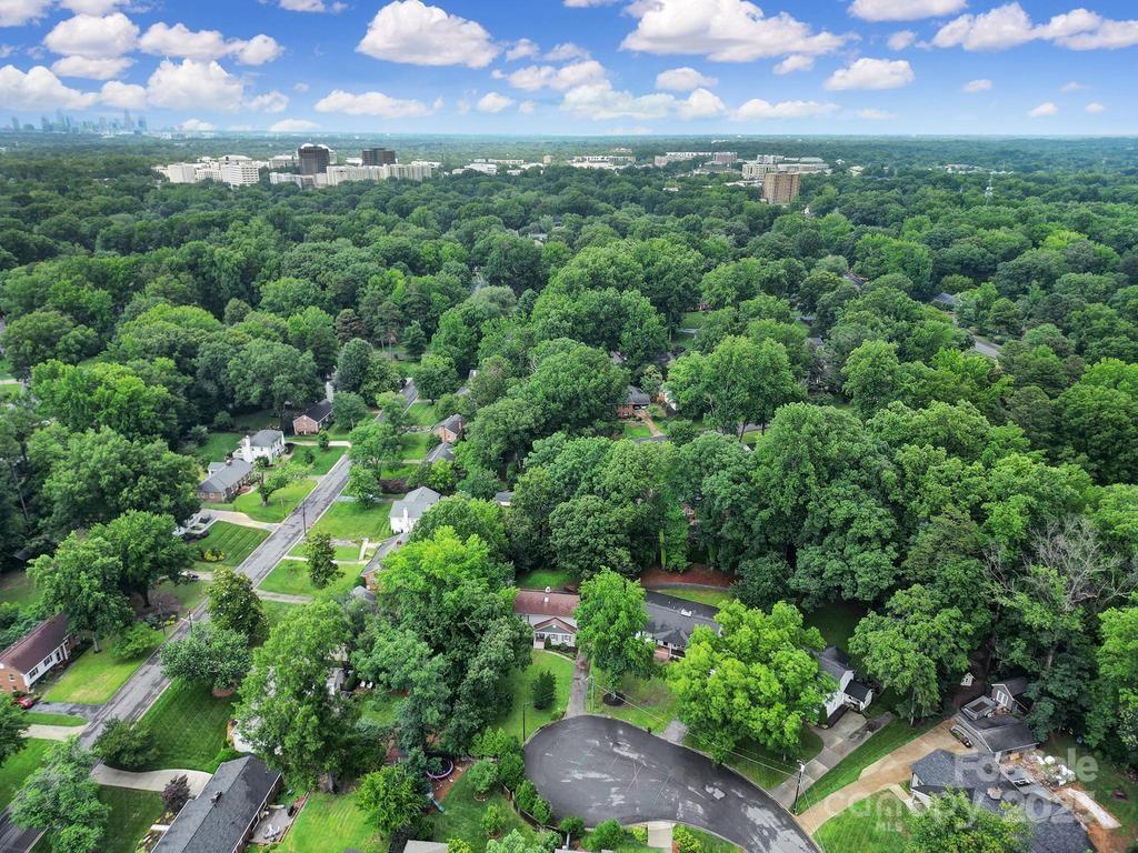 3800 Lovett Circle