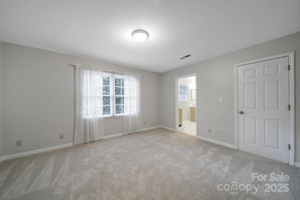 3800 Lovett Circle