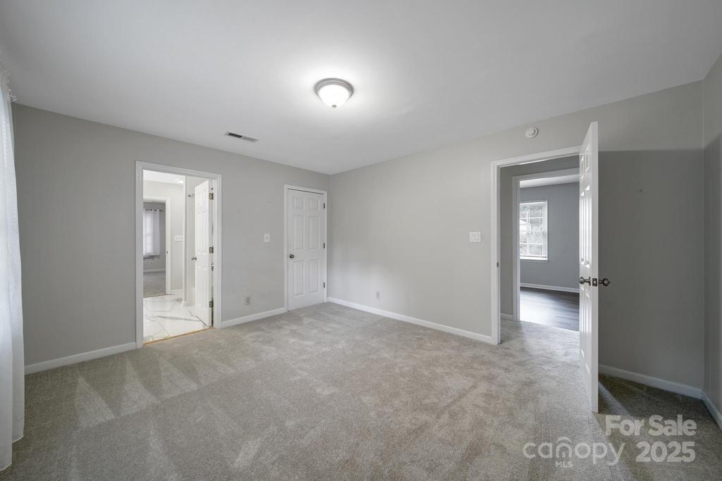 3800 Lovett Circle