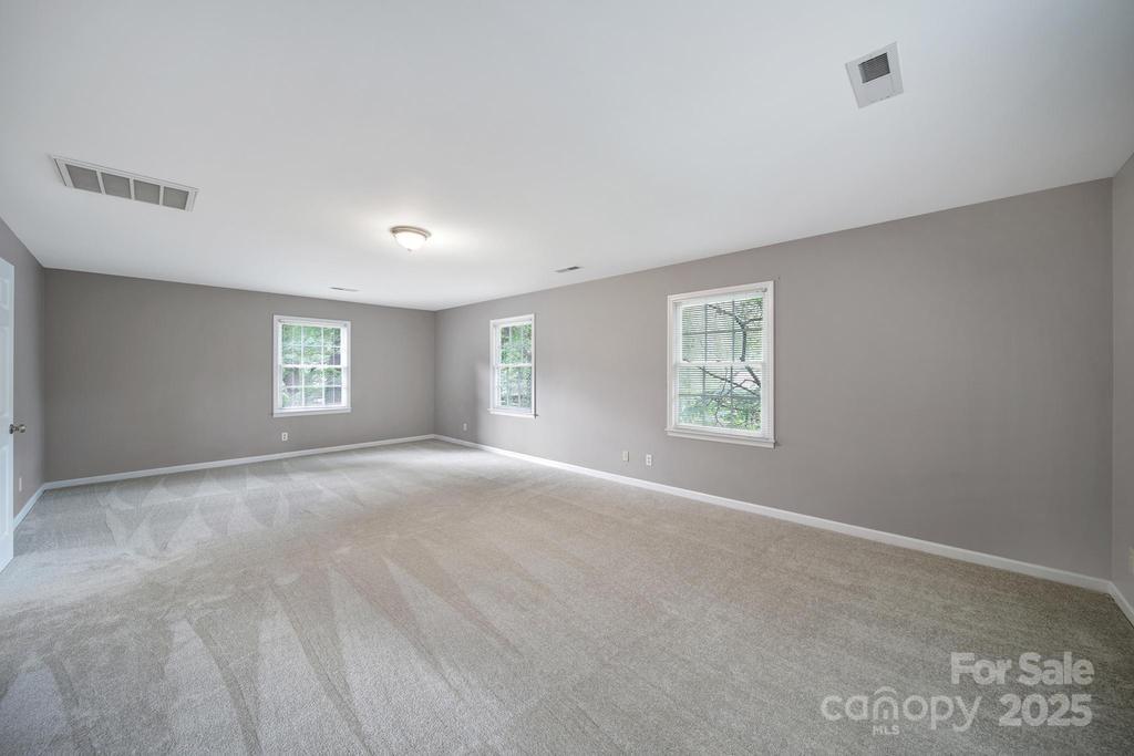 3800 Lovett Circle