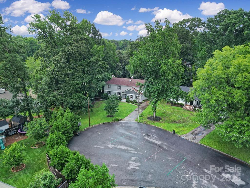 3800 Lovett Circle