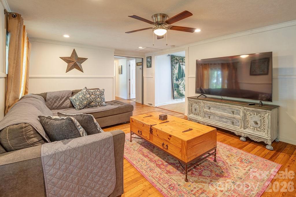 2143 Pisgah Highway