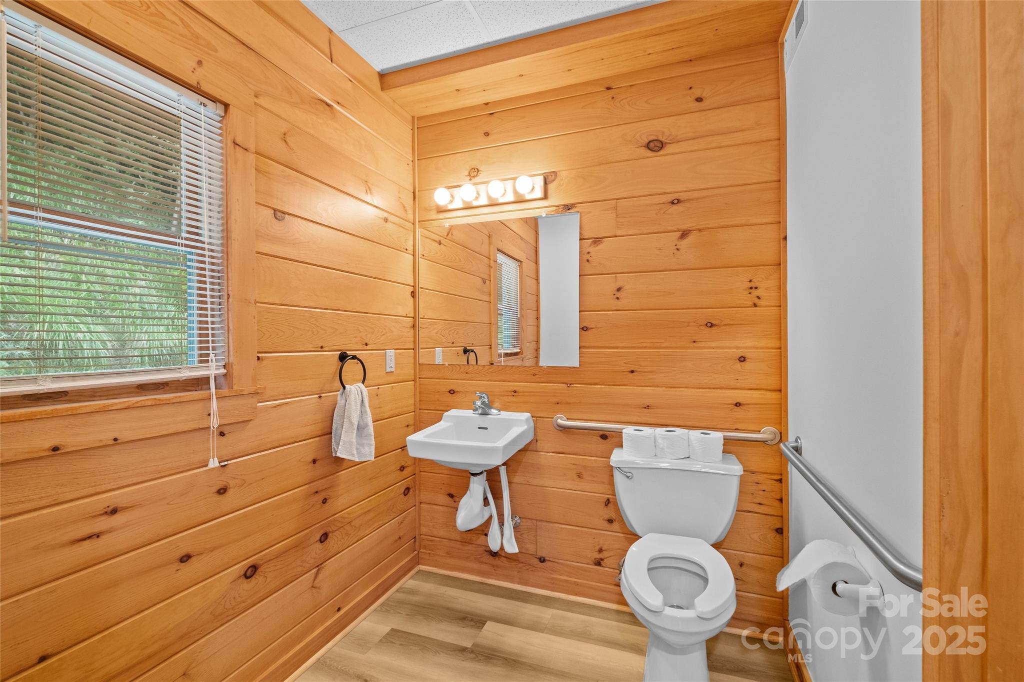 214&212 McKenzie Way