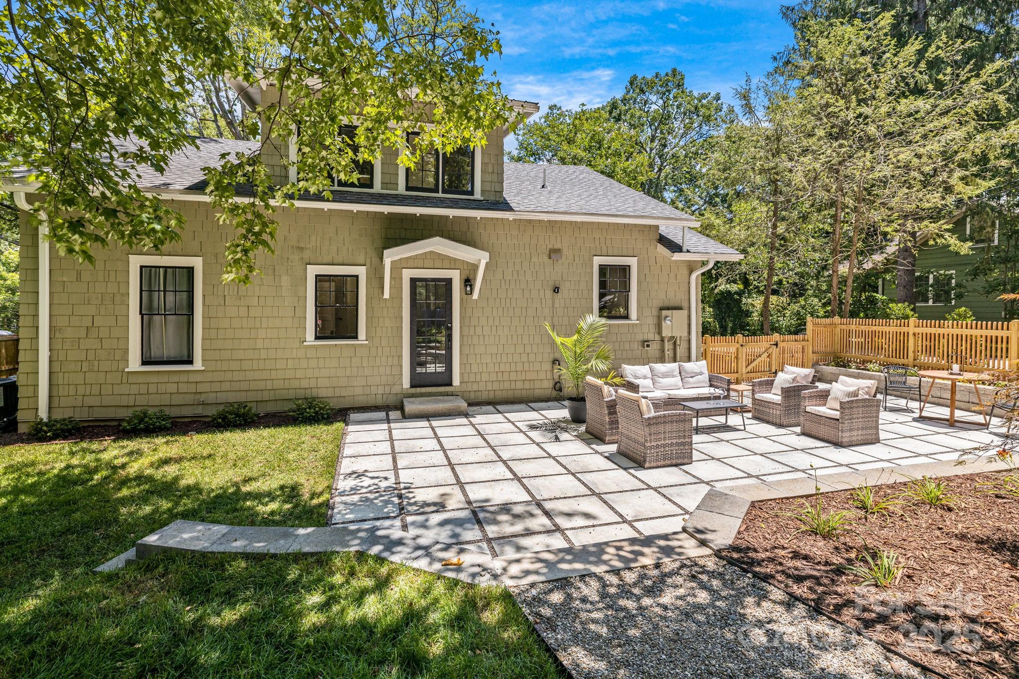 7 Rosewood Avenue