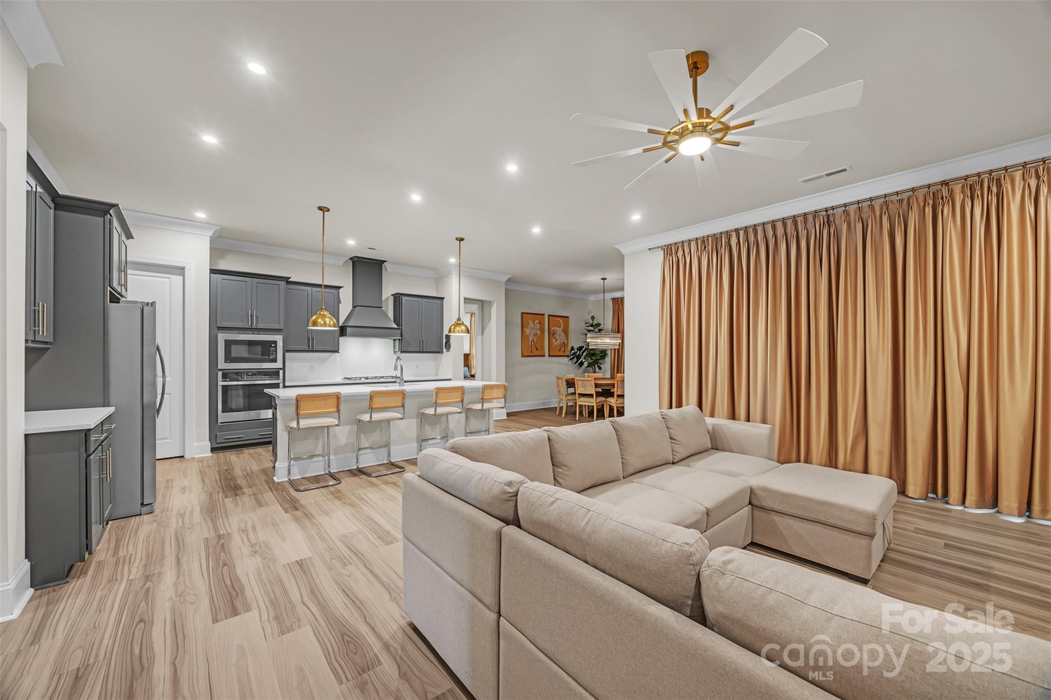 513 Meadow Ridge Drive