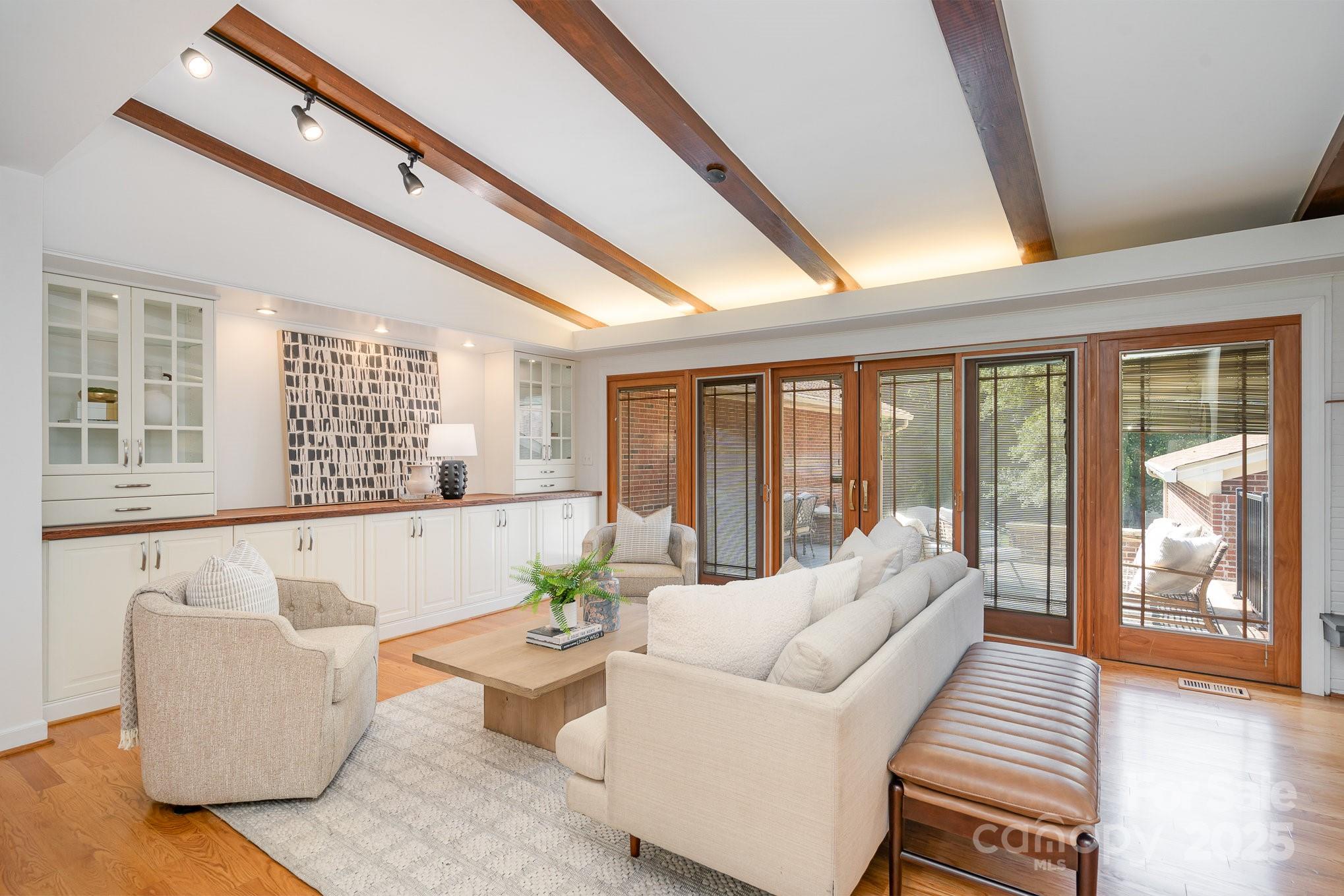 5424 Doncaster Drive