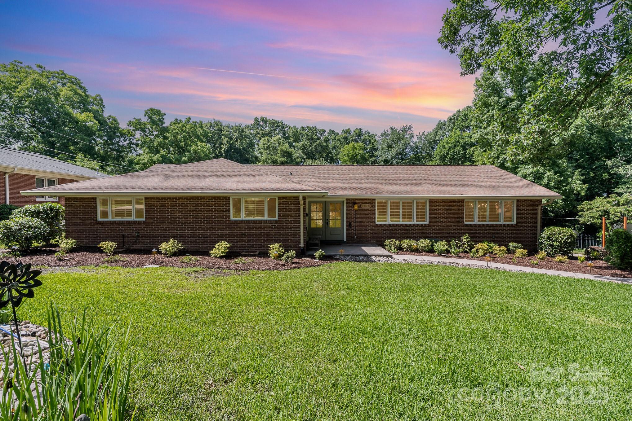 5424 Doncaster Drive