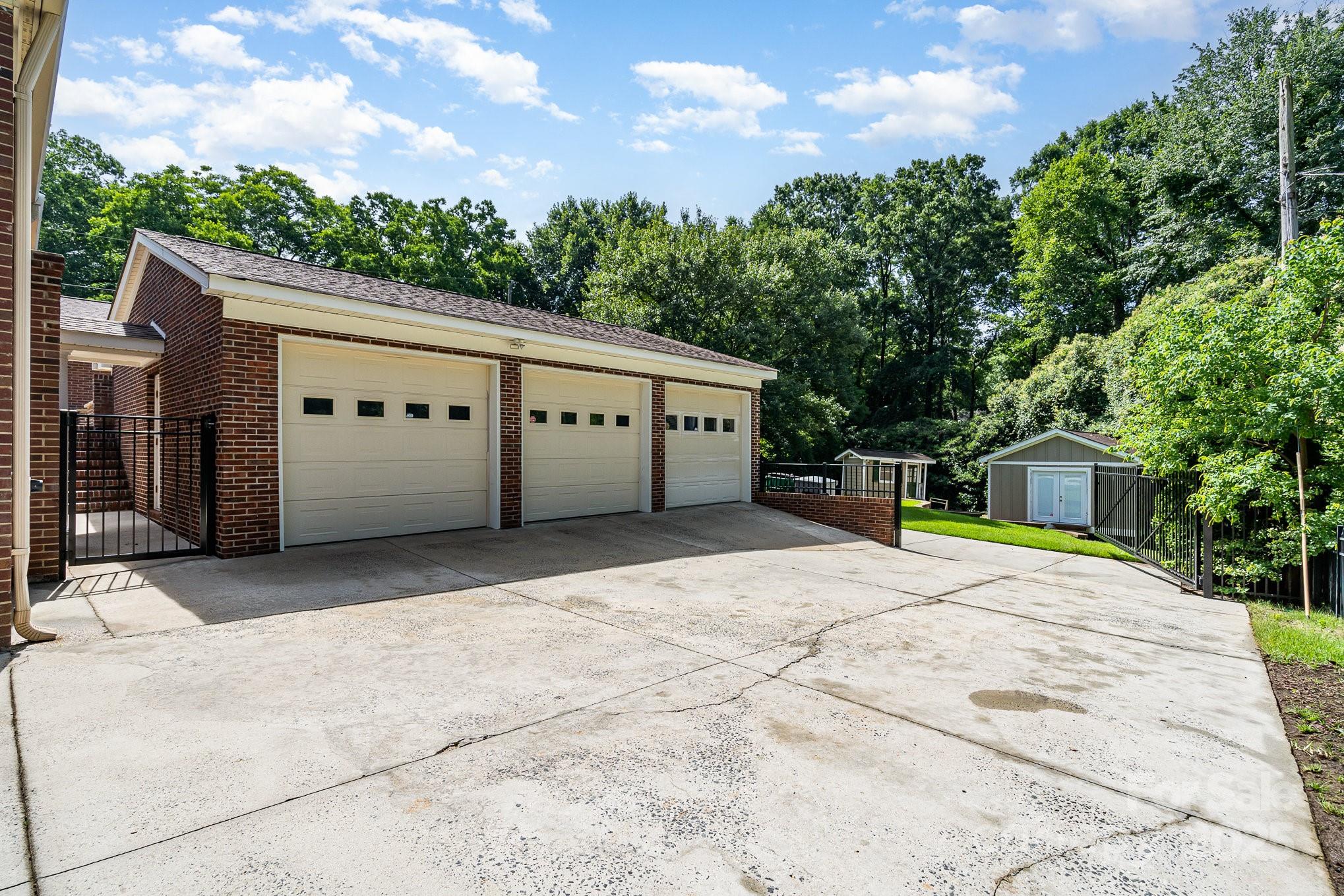 5424 Doncaster Drive