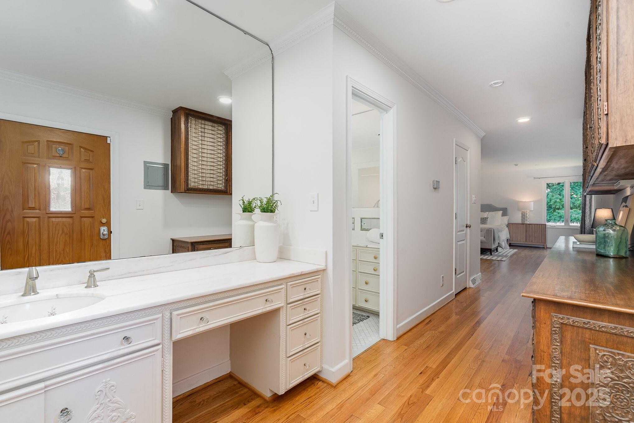 5424 Doncaster Drive