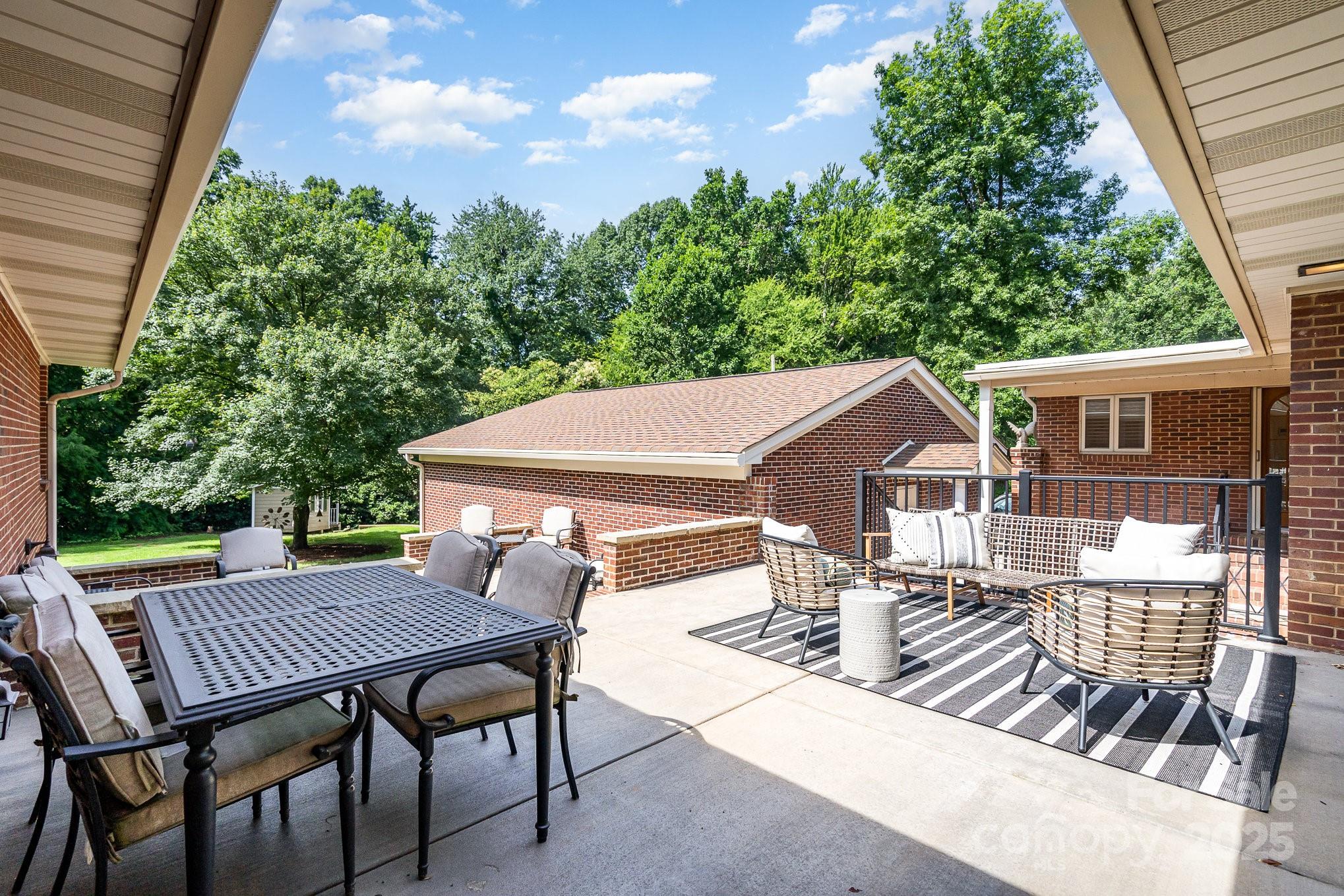 5424 Doncaster Drive