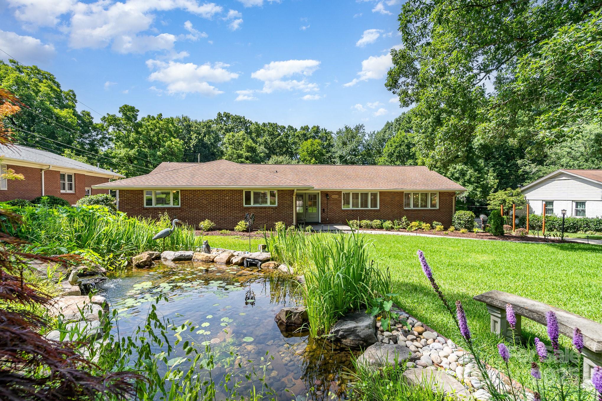 5424 Doncaster Drive