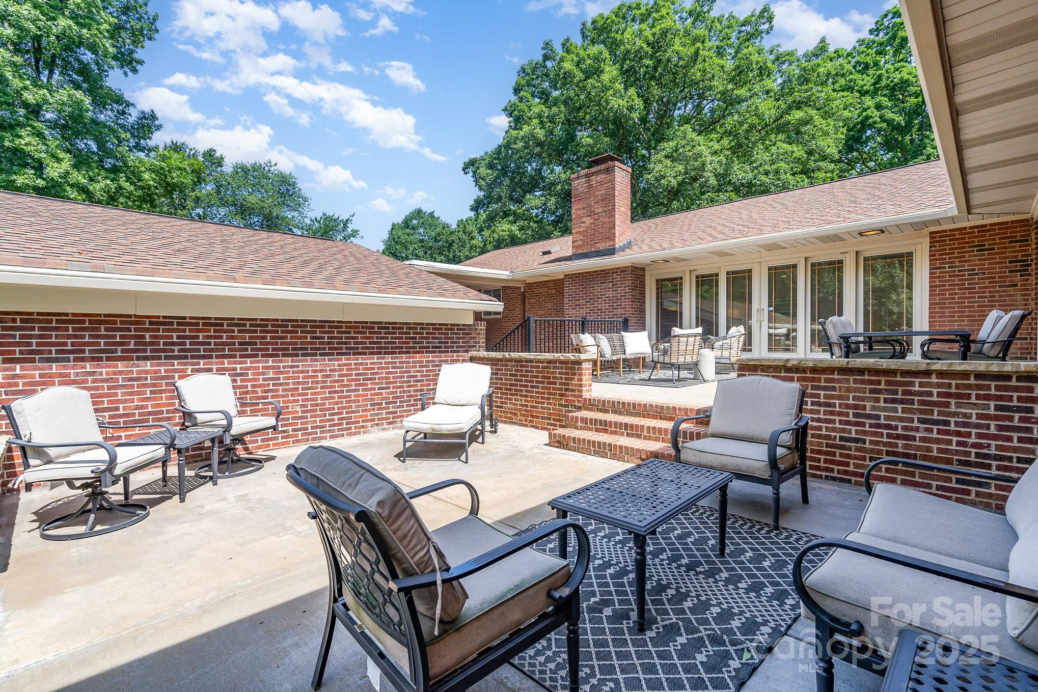 5424 Doncaster Drive