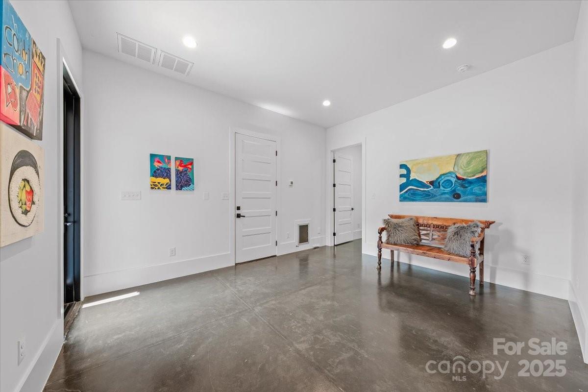 3304 Mar Vista Circle