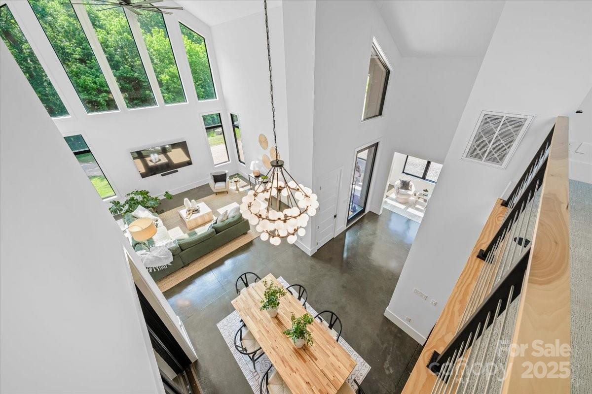 3304 Mar Vista Circle