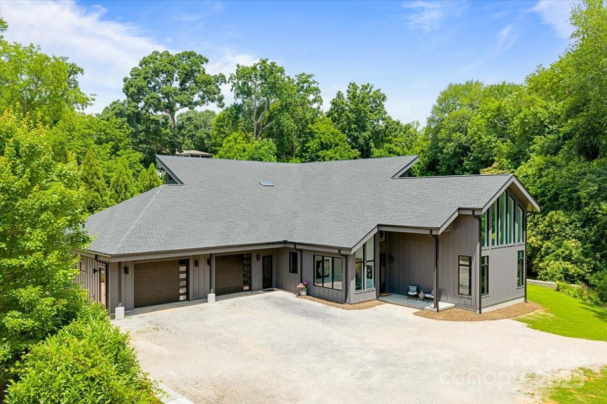 3304 Mar Vista Circle