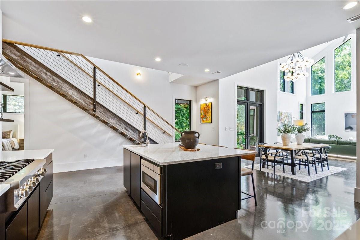 3304 Mar Vista Circle