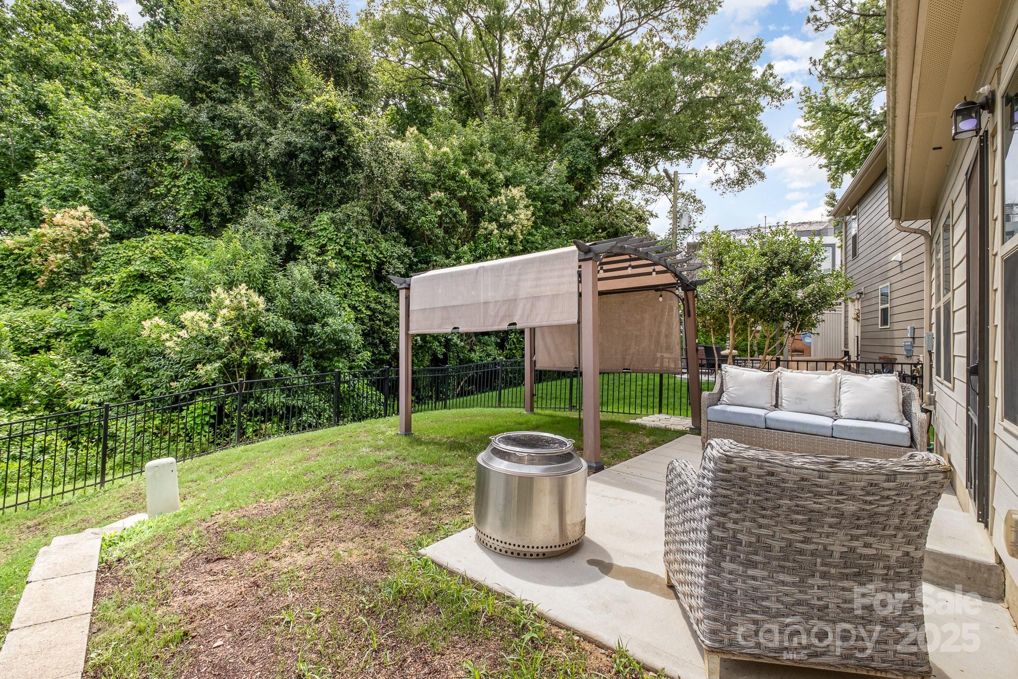 1825 Evergreen Drive