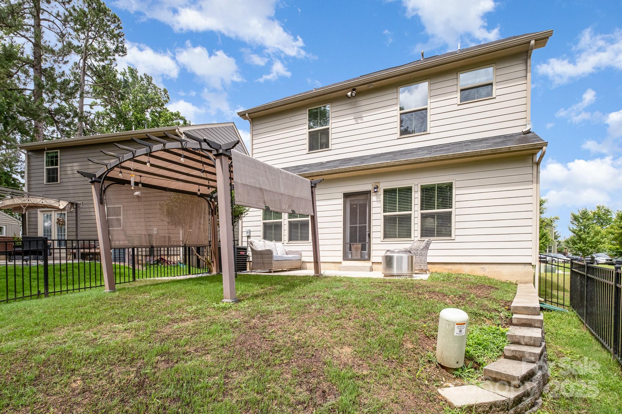 1825 Evergreen Drive