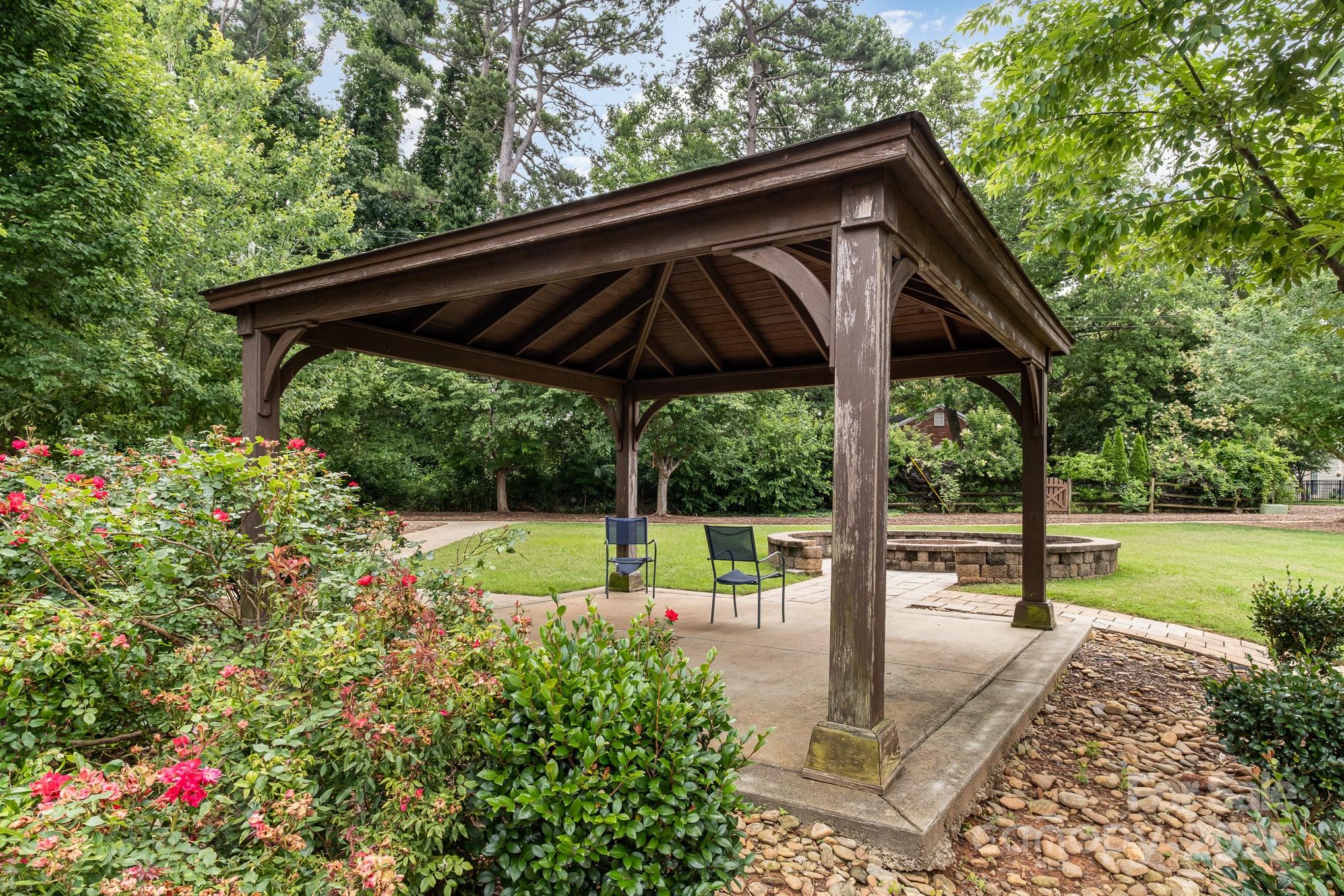 1825 Evergreen Drive