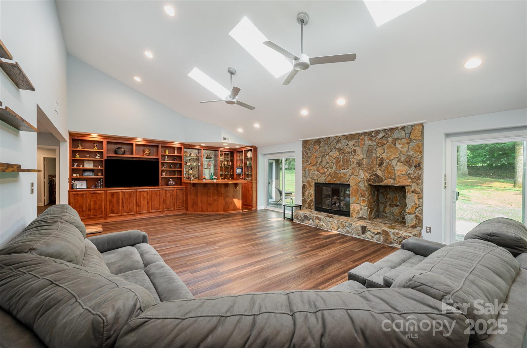 3041 Shallowood Lane